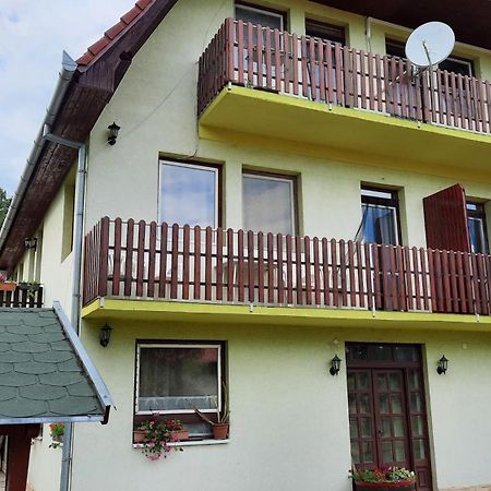Apartmanhaz Balatonfenyves Lägenhet Exteriör bild